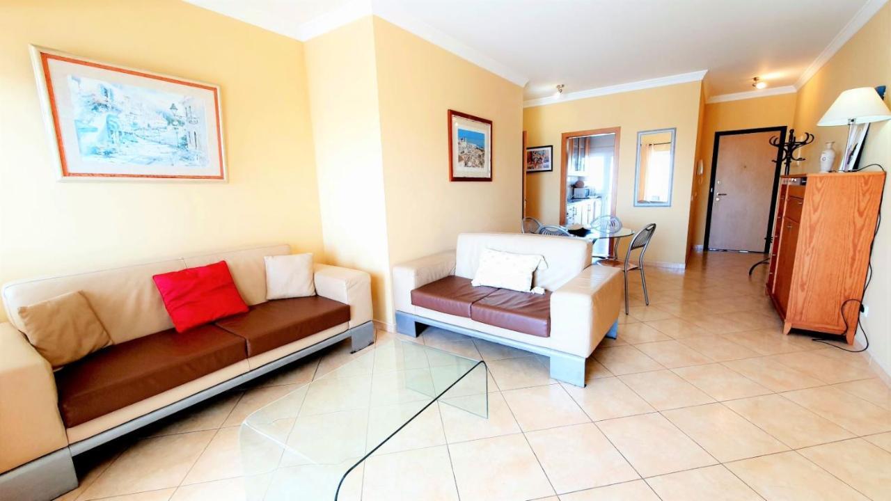Quarteira Beach Vacation: 2Br Steps To The Sand Exterior foto