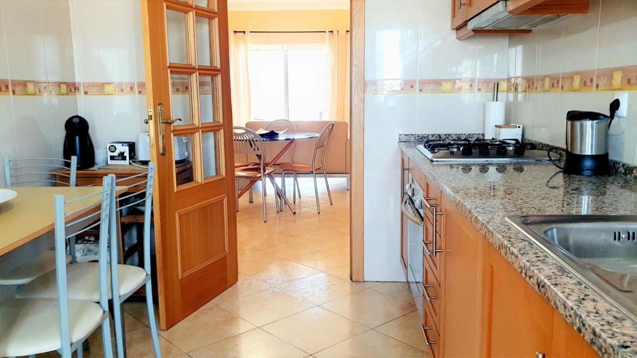 Quarteira Beach Vacation: 2Br Steps To The Sand Exterior foto